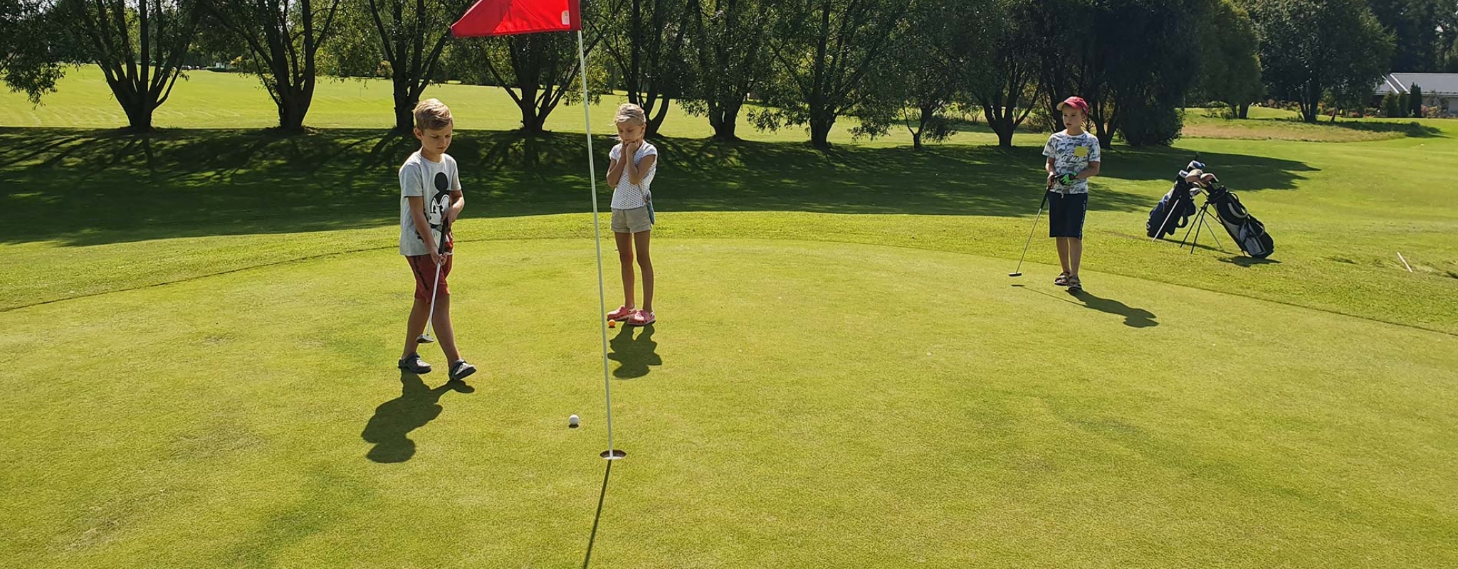 Golfa skola bērniem Avoti